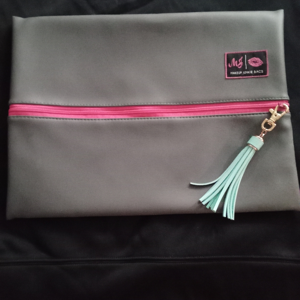 Nwot Makeup Junkie Bag
